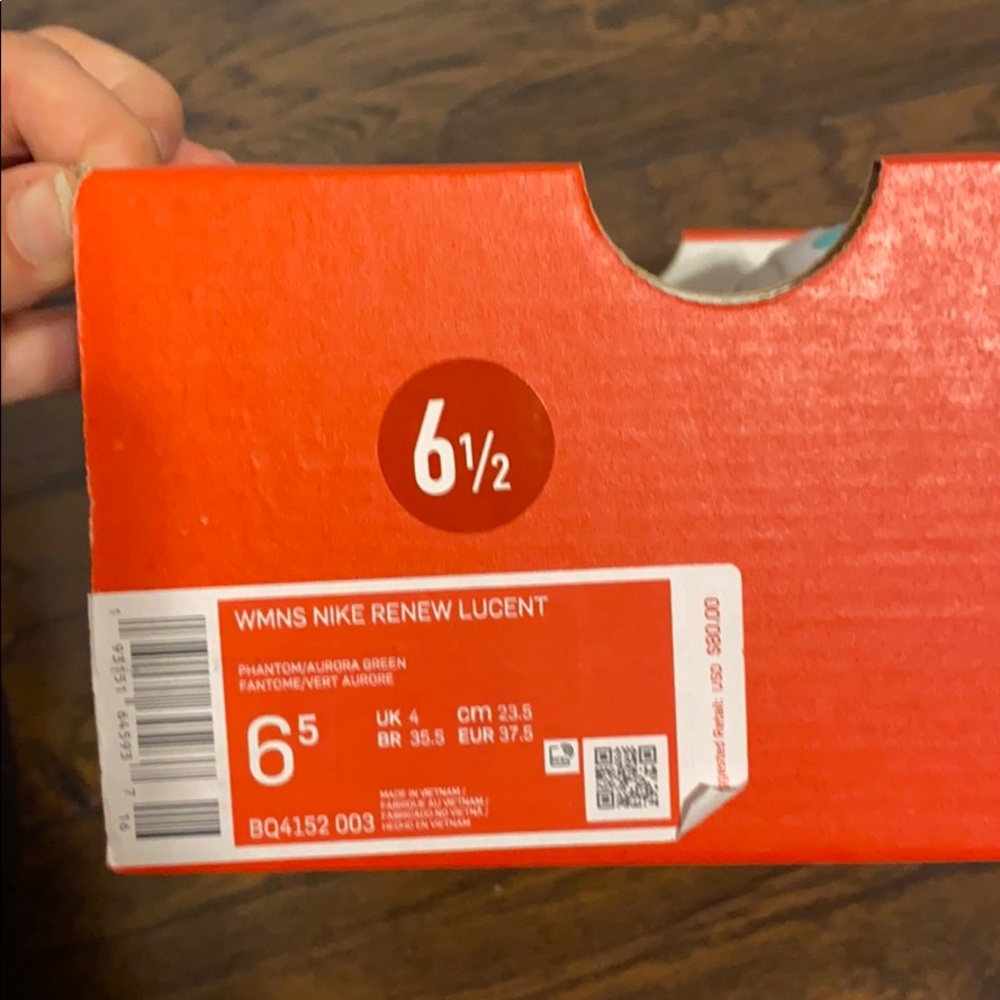 NIKE Renew Lucent Size 6.5 Women’s Sneakers - Picture 7 of 8